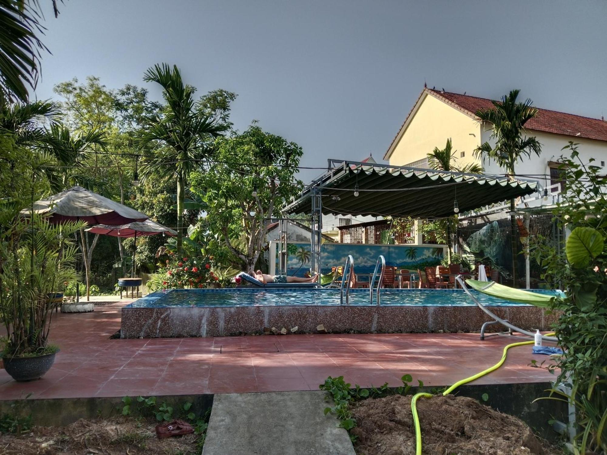 Magic Fingers And Bed & Breakfast Phong Nha